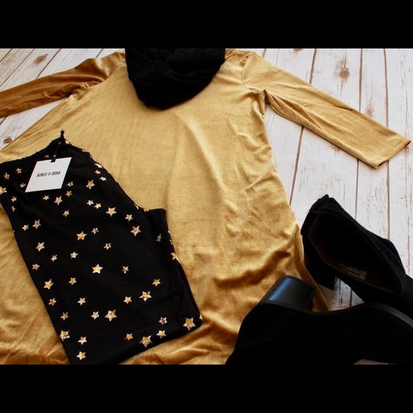 Agnes & Dora Velvet 3/4 sleeve swing tunic in gold - Picture 4 of 8